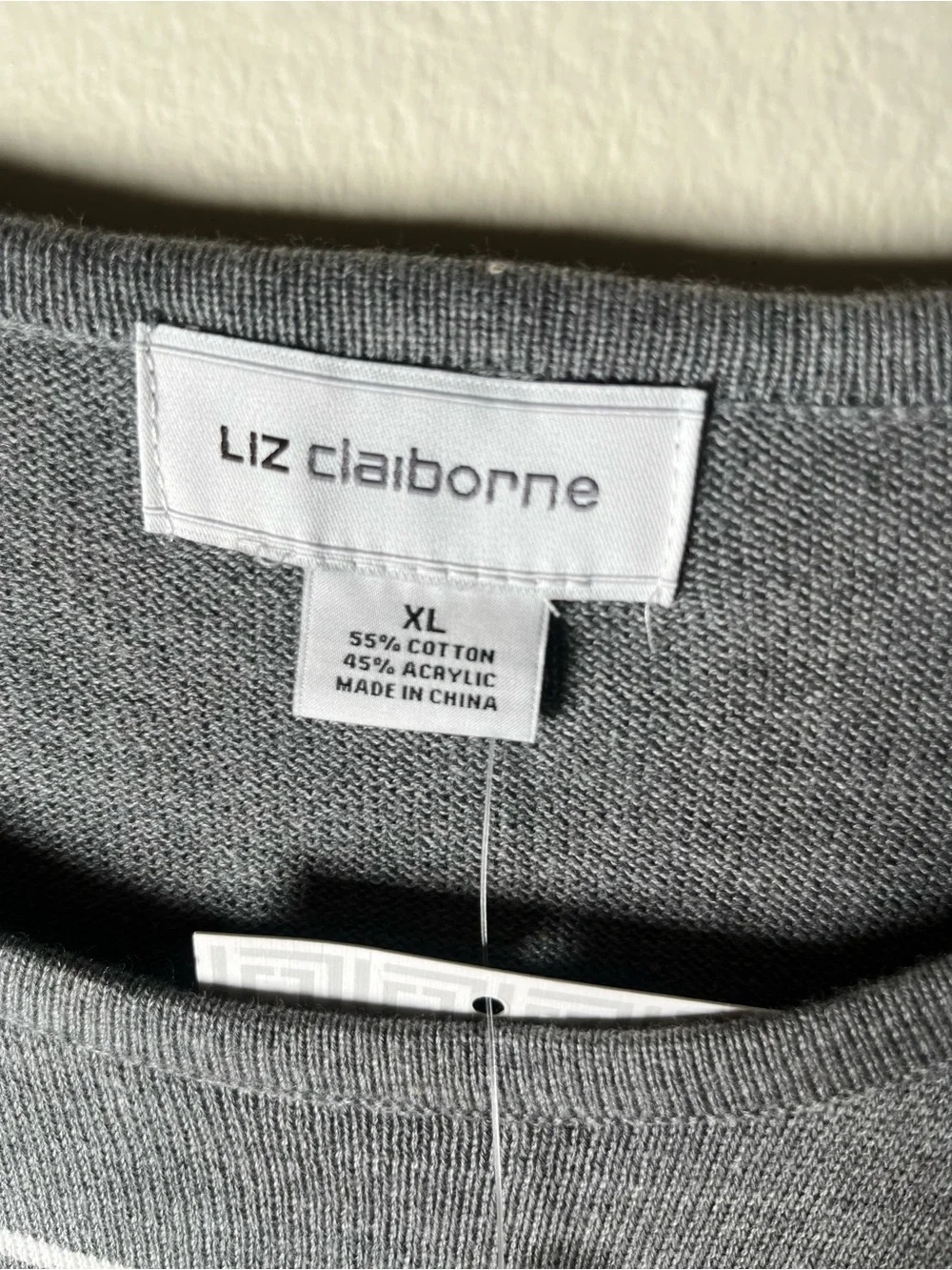 Liz Claiborne Gray & White Striped Long Sleeve Top - Picture 4 of 6